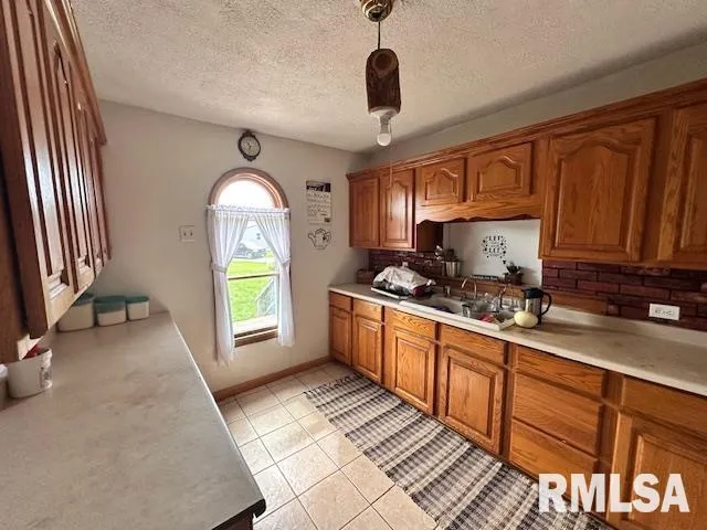 $365,000 | Undisclosed Address, Cuba, IL 61427