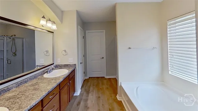 $2,400 | 216 Lake Pointe Drive, Savannah, GA 31407