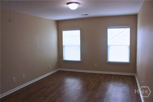 $2,400 | 216 Lake Pointe Drive, Savannah, GA 31407