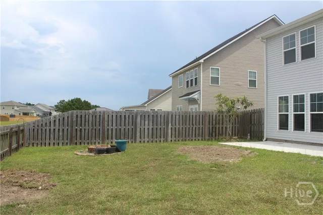 $2,400 | 216 Lake Pointe Drive, Savannah, GA 31407