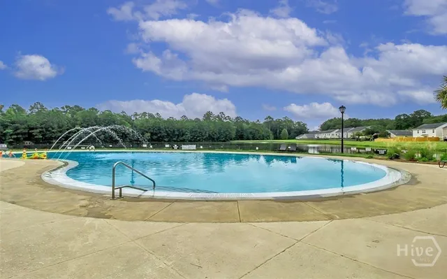 $2,400 | 216 Lake Pointe Drive, Savannah, GA 31407