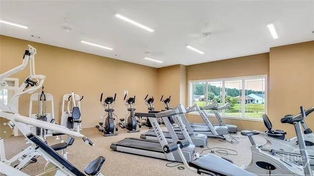 $2,400 | 216 Lake Pointe Drive, Savannah, GA 31407