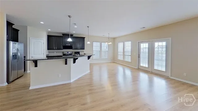 $2,400 | 216 Lake Pointe Drive, Savannah, GA 31407