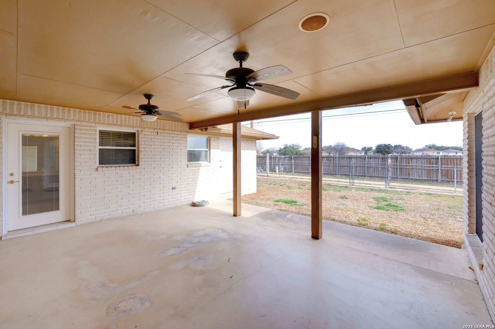 162 Oakside Universal City, TX 78148 - Photo 28 of 31 a view of an empty room with a window