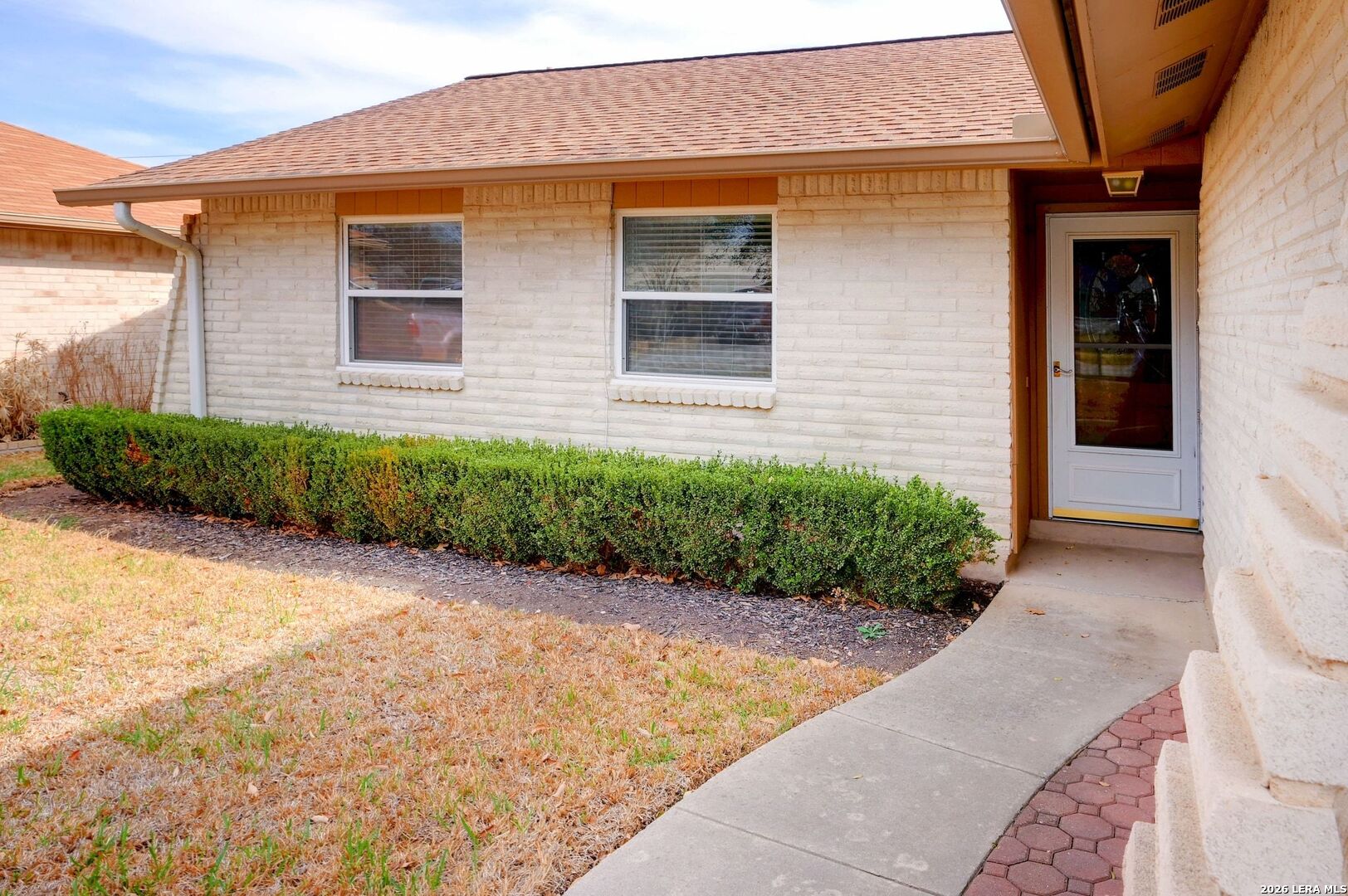 162 Oakside Universal City, TX 78148 - Photo 3 of 31 a front view of a house with a yard