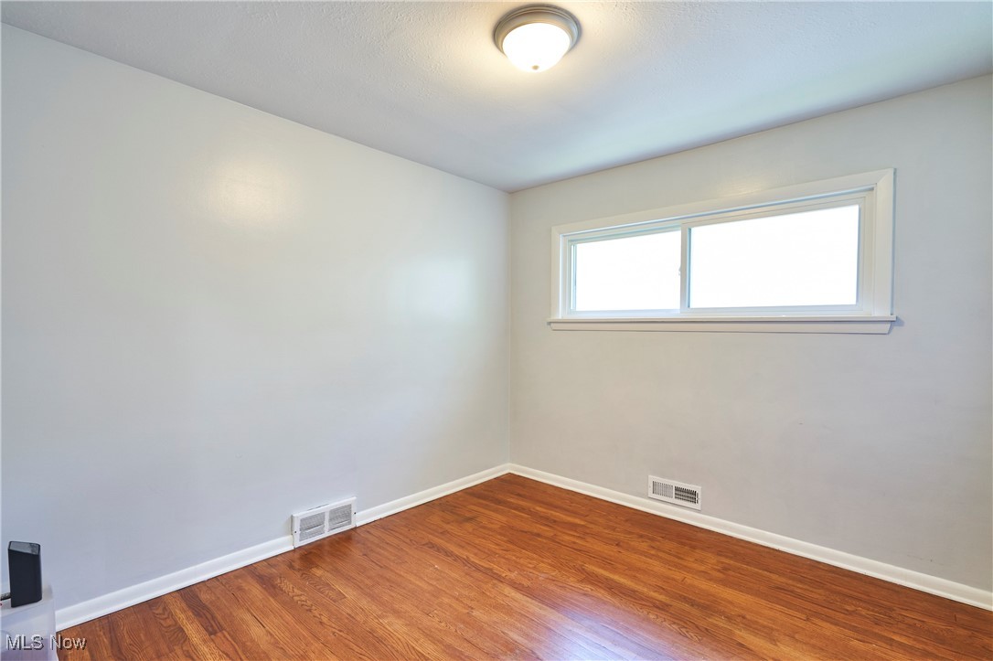 3100 West Ridgewood Drive Cleveland, OH 44134 - Photo 16 of 29 Bedroom 3 also has hardwood floors