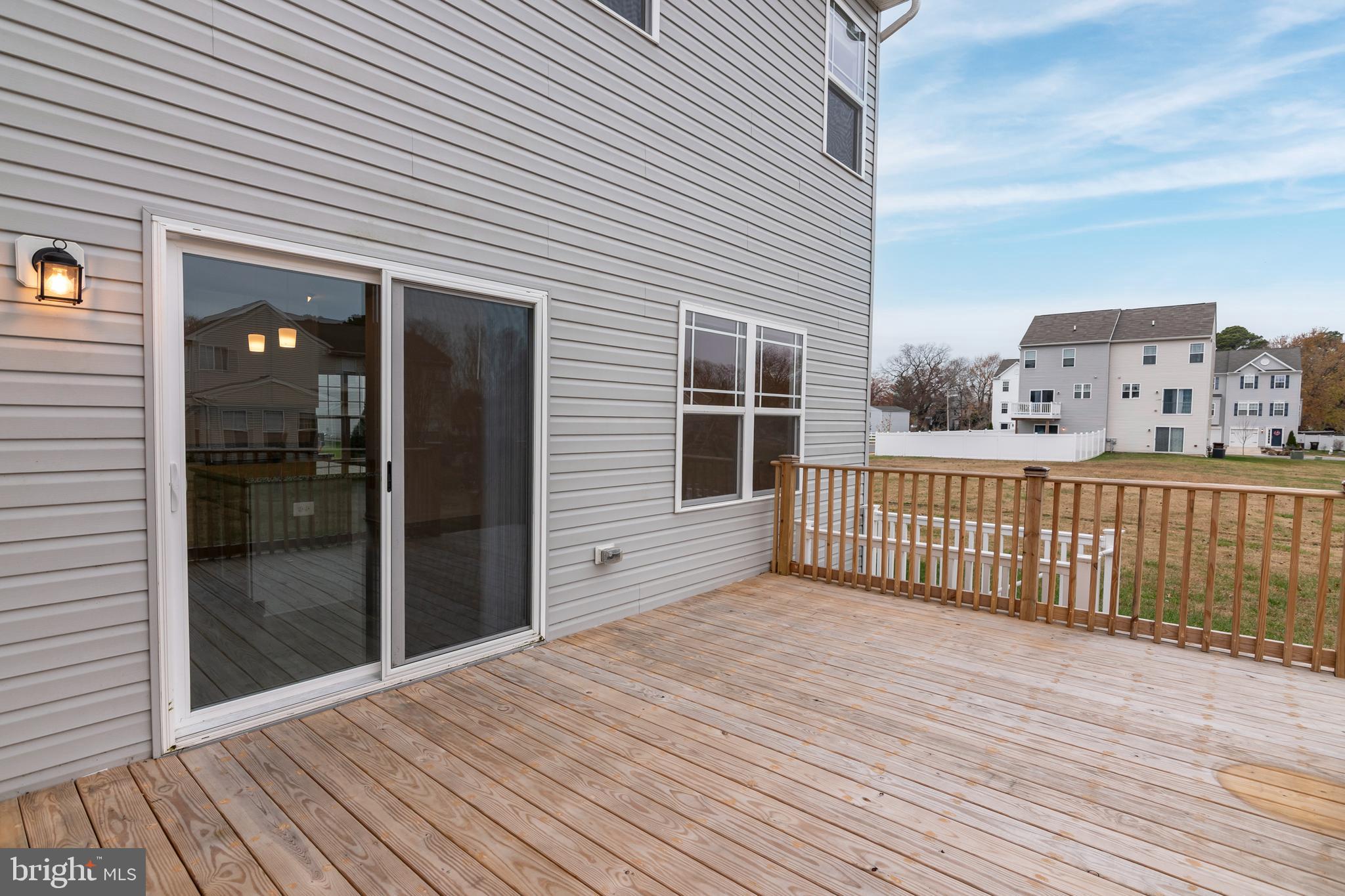 319 Appleby School Road Cambridge, MD 21613 - Photo 6 of 29 a porch with view of a house