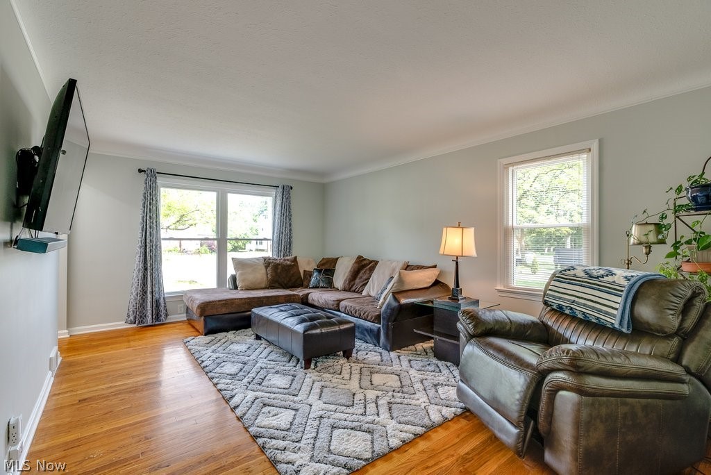 1691 South Green Road Cleveland, OH 44121 - Photo 10 of 35