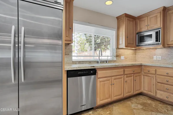 $9,500 | 4539 Mammoth Avenue, Sherman Oaks, CA 91423