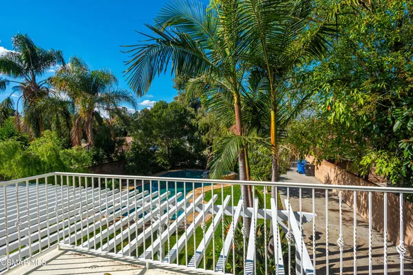 $9,500 | 4539 Mammoth Avenue, Sherman Oaks, CA 91423