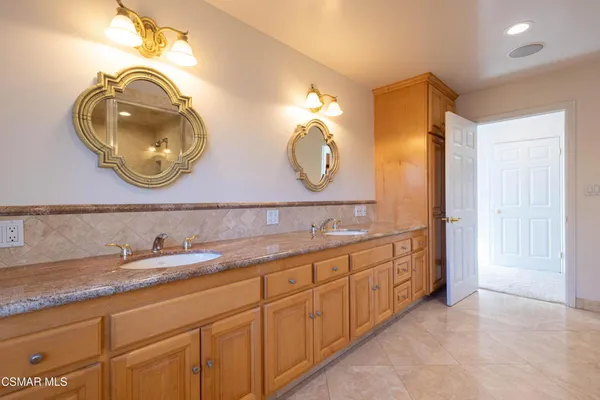 $9,500 | 4539 Mammoth Avenue, Sherman Oaks, CA 91423