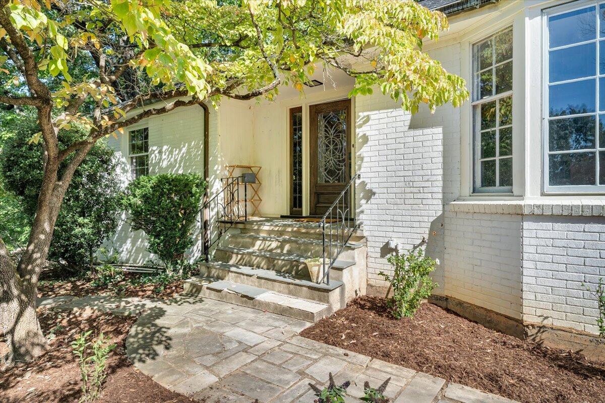 3162 Stoneridge Road Southwest Roanoke, VA 24014 - Photo 3 of 45 072-MIB03567