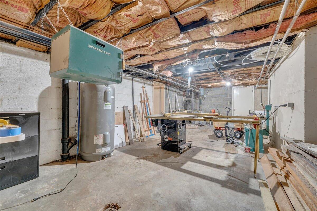 3162 Stoneridge Road Southwest Roanoke, VA 24014 - Photo 41 of 45 049-MIB03498