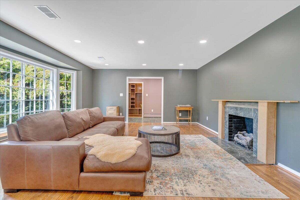 3162 Stoneridge Road Southwest Roanoke, VA 24014 - Photo 9 of 45 021-MIB03411