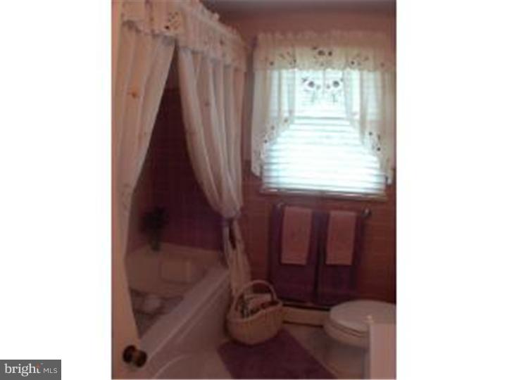 77 Walter Road Chalfont, PA 18914 - Photo 9 of 25 Gallery Image 9