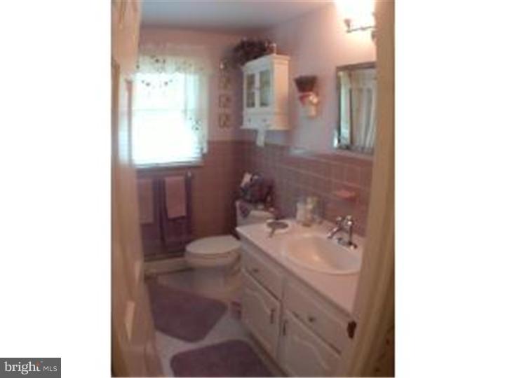 77 Walter Road Chalfont, PA 18914 - Photo 10 of 25 Gallery Image 10