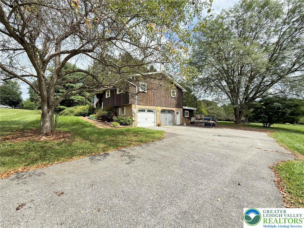 2507 Rachael Lane Orefield, PA 18069 - Photo 3 of 42 a view of a house with a yard