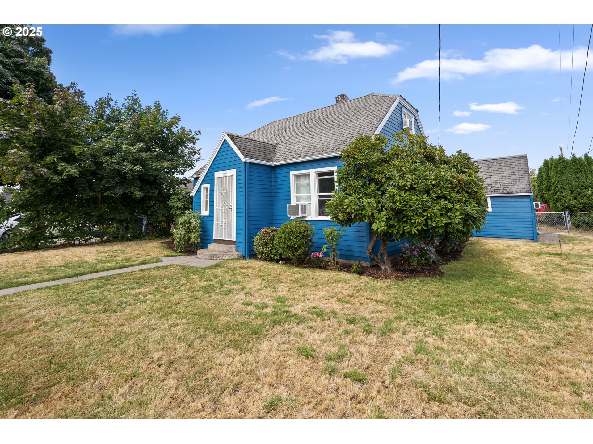 789 Hall Street Woodburn, OR 97071 - Photo 2 of 18