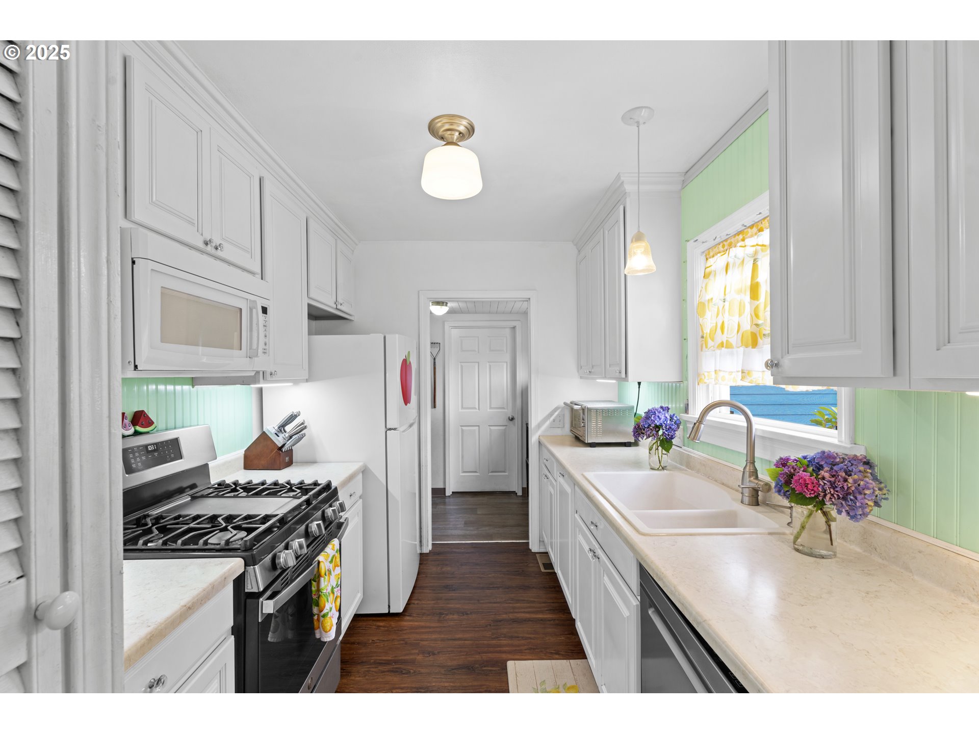 789 Hall Street Woodburn, OR 97071 - Photo 4 of 18