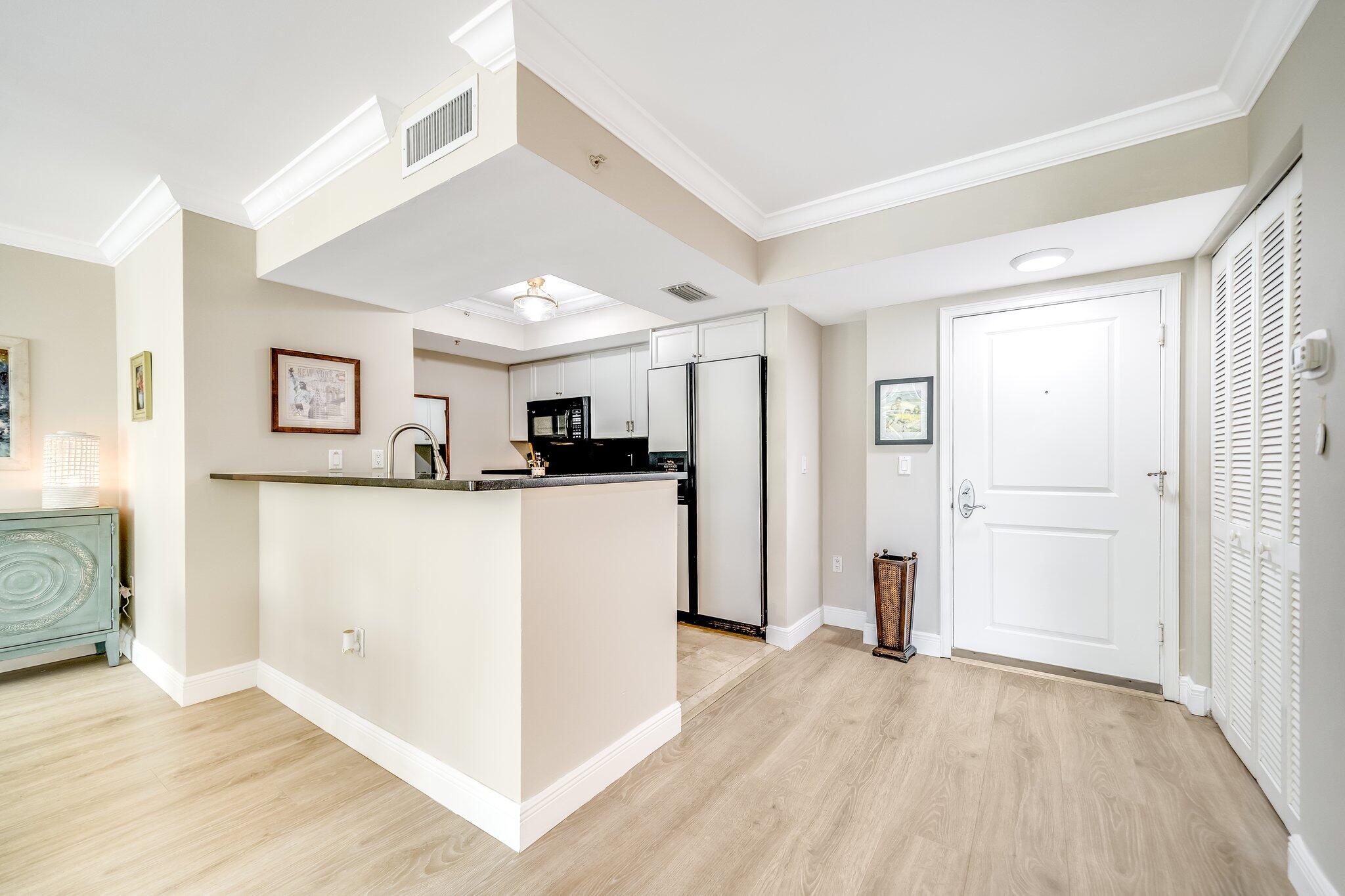 99 Southeast Mizner Boulevard, Unit 205 Boca Raton, FL 33432 - Photo 13 of 43 23-web-or-mls-JOY07941