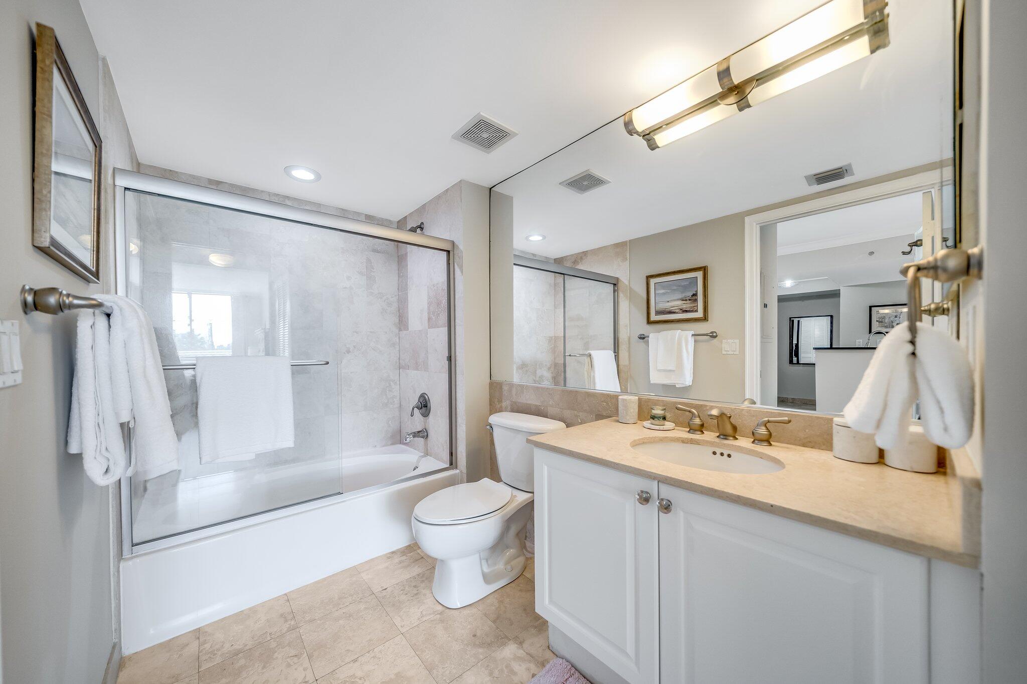 99 Southeast Mizner Boulevard, Unit 205 Boca Raton, FL 33432 - Photo 27 of 43 17-web-or-mls-JOY07914