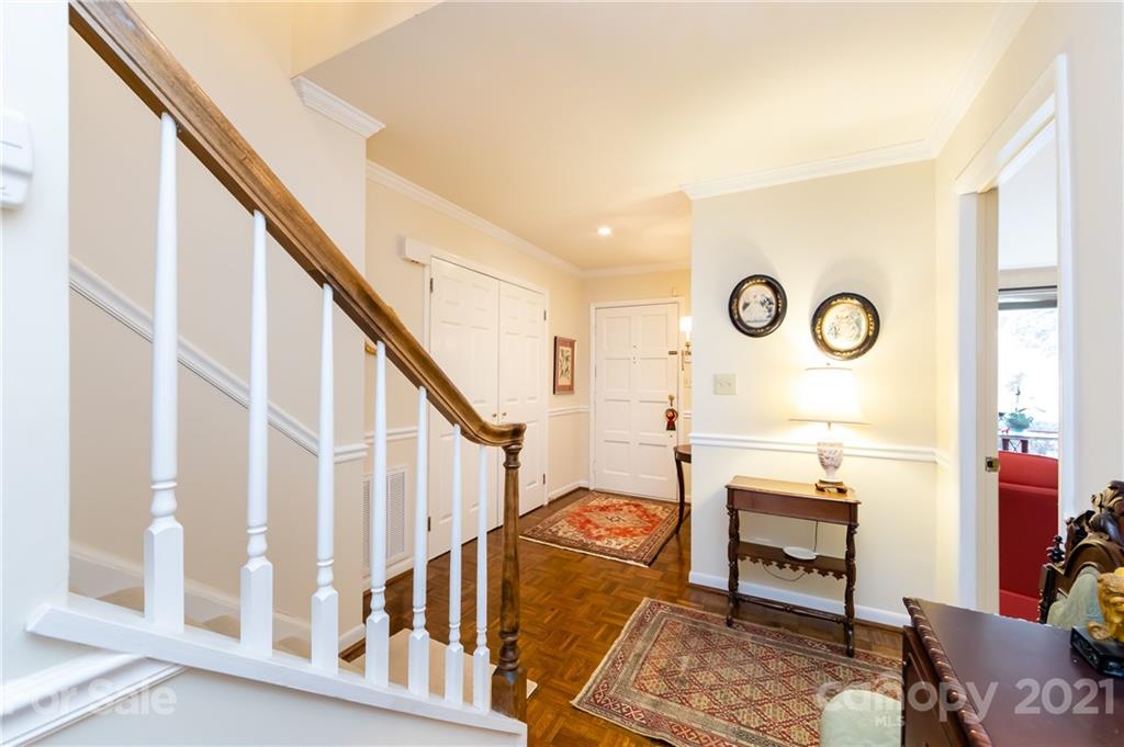 5801 Sharon Road, Unit L Charlotte, NC 28210 - Photo 4 of 45 Gallery Image 4