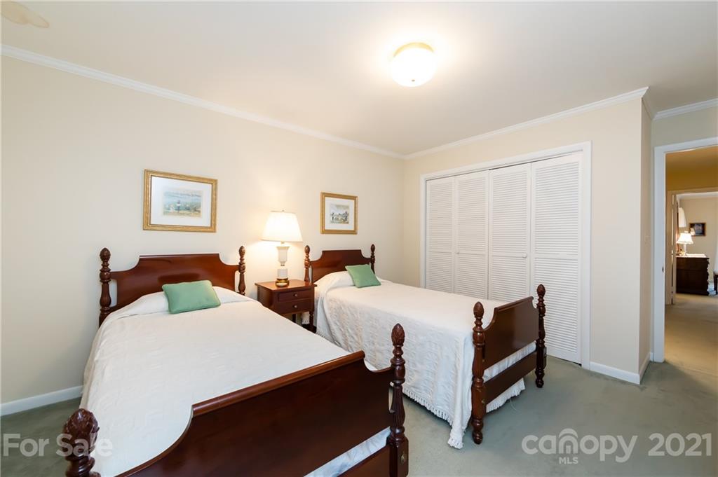 5801 Sharon Road, Unit L Charlotte, NC 28210 - Photo 33 of 45 Gallery Image 33