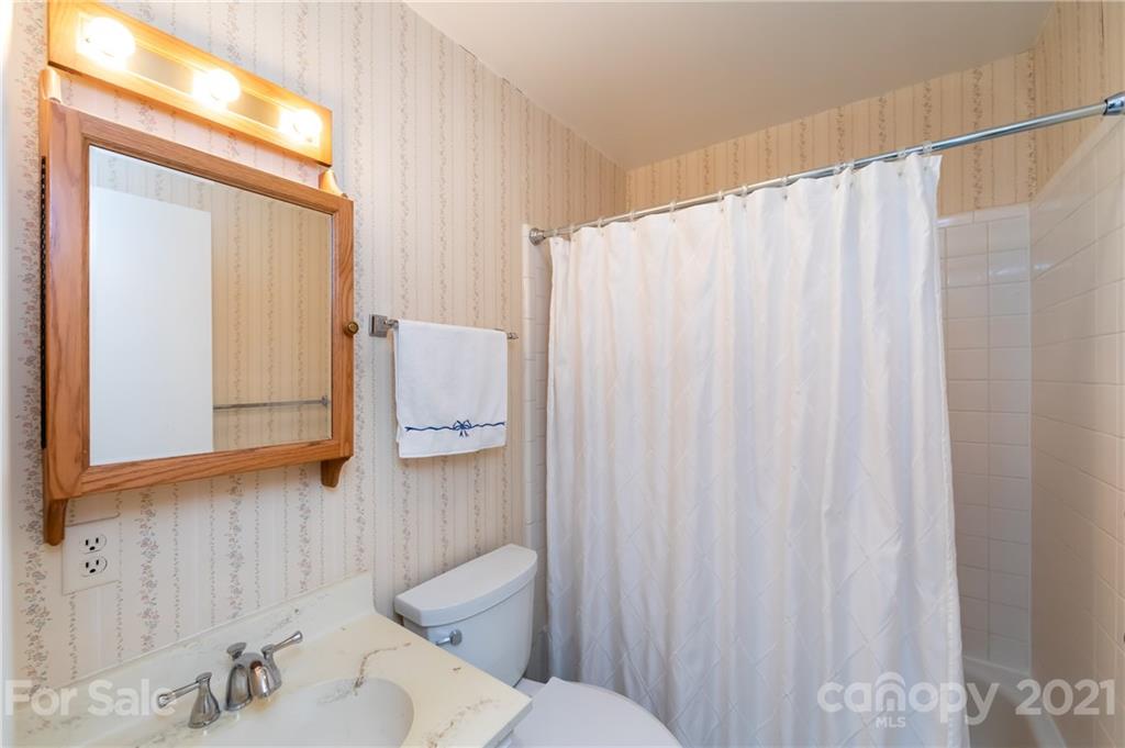 5801 Sharon Road, Unit L Charlotte, NC 28210 - Photo 34 of 45 Gallery Image 34