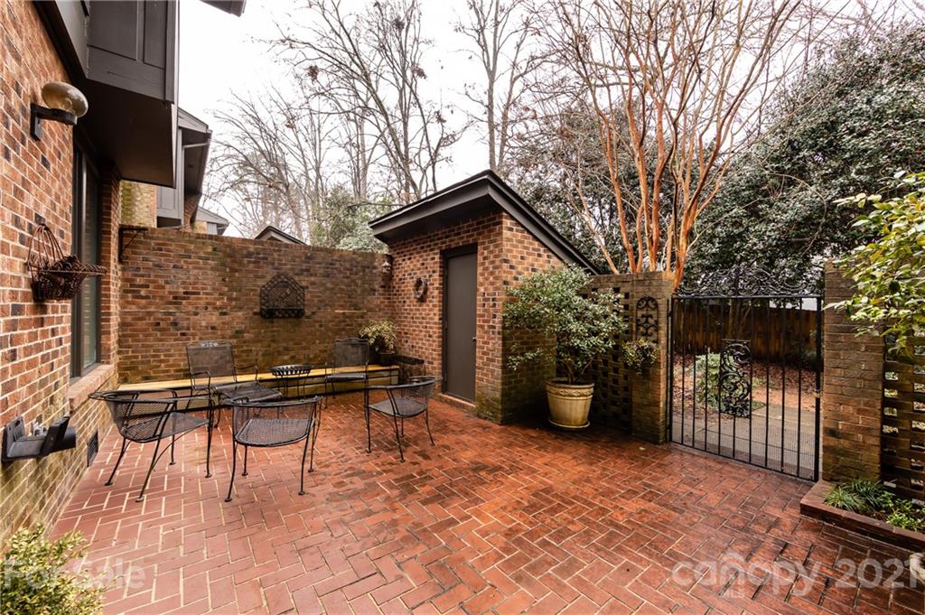 5801 Sharon Road, Unit L Charlotte, NC 28210 - Photo 40 of 45 Gallery Image 40