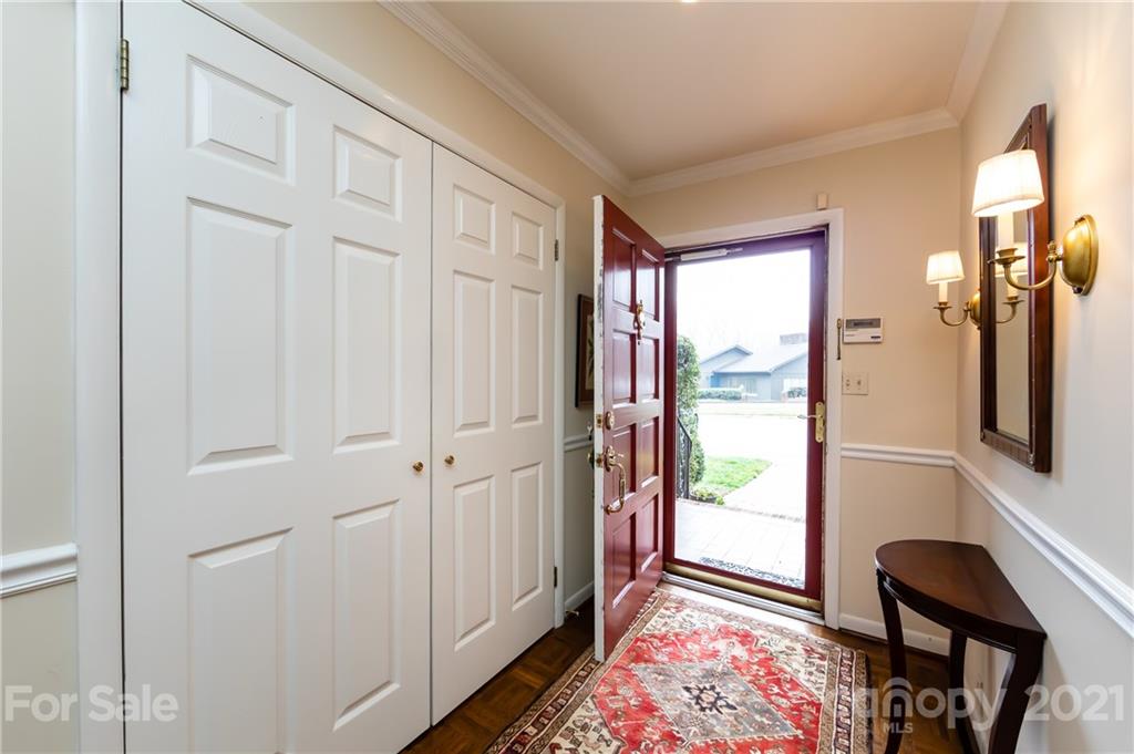 5801 Sharon Road, Unit L Charlotte, NC 28210 - Photo 5 of 45 Gallery Image 5
