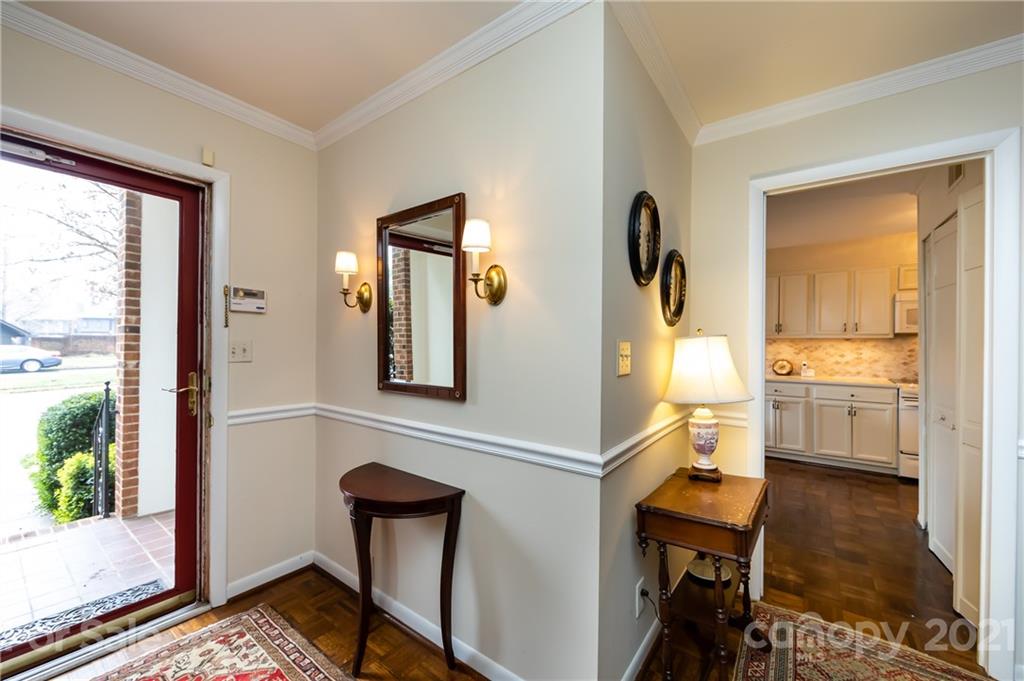 5801 Sharon Road, Unit L Charlotte, NC 28210 - Photo 6 of 45 Gallery Image 6