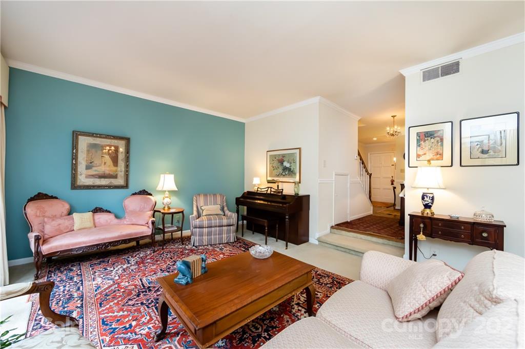 5801 Sharon Road, Unit L Charlotte, NC 28210 - Photo 10 of 45 Gallery Image 10