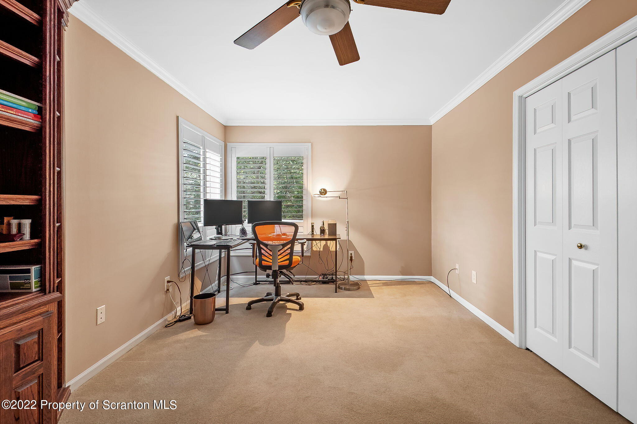 773 Greens Dallas, PA 18612 - Photo 15 of 44 a view of a livingroom with workspace and a window