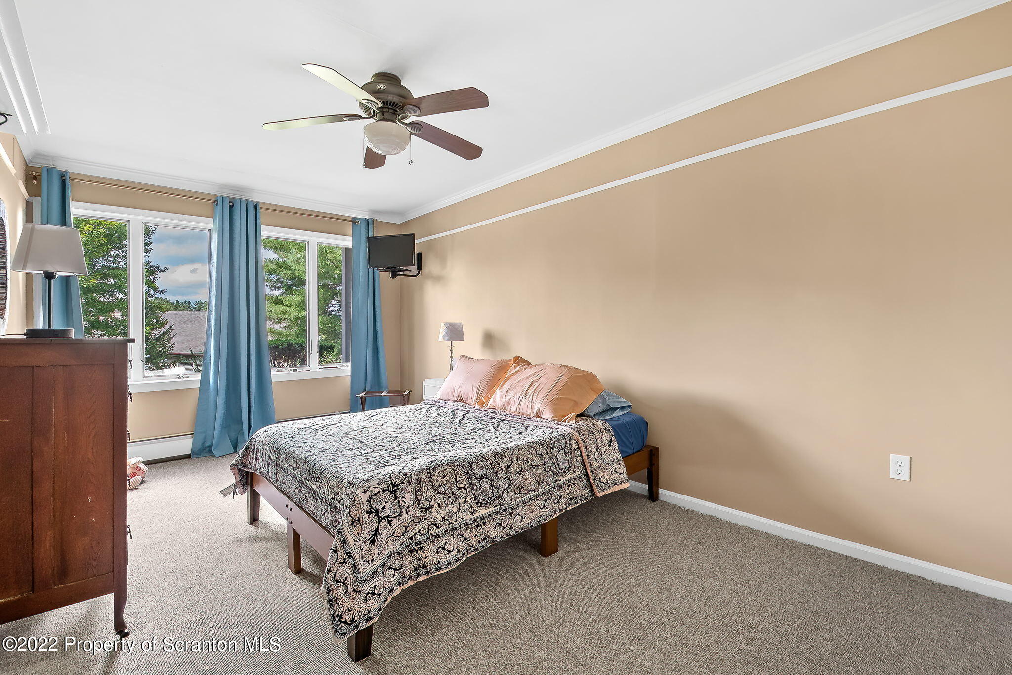 773 Greens Dallas, PA 18612 - Photo 29 of 44 a room with a bed and window