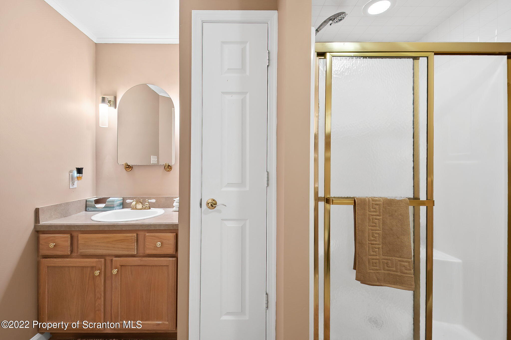 773 Greens Dallas, PA 18612 - Photo 31 of 44 a bathroom with a sink and a mirror