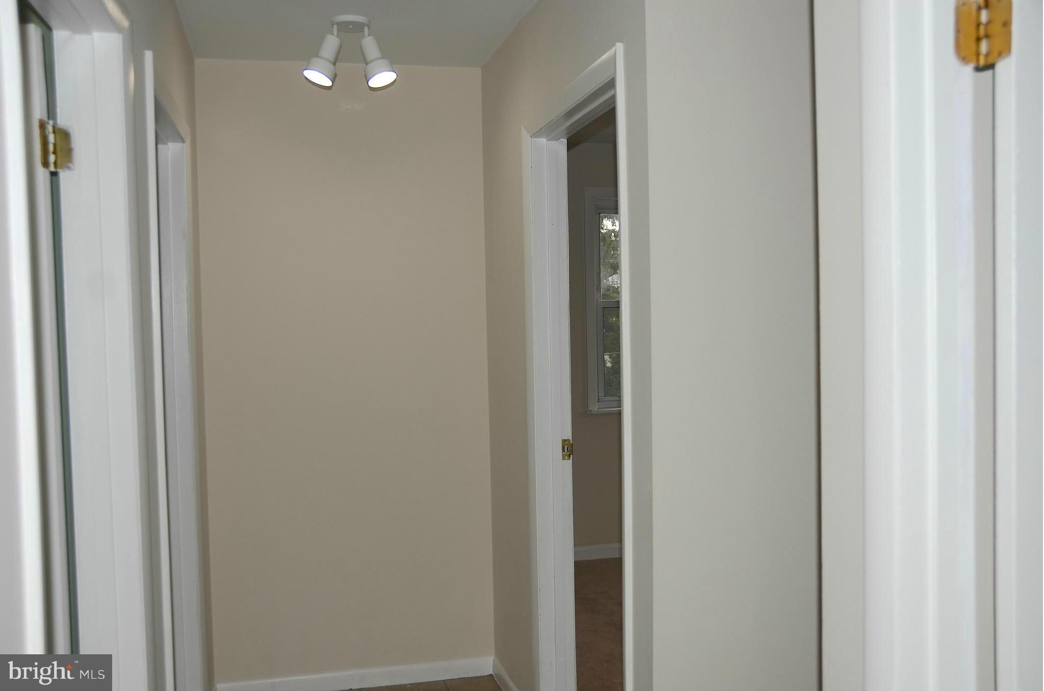 8425 Spring Road Pasadena, MD 21122 - Photo 22 of 26 Interior (General)