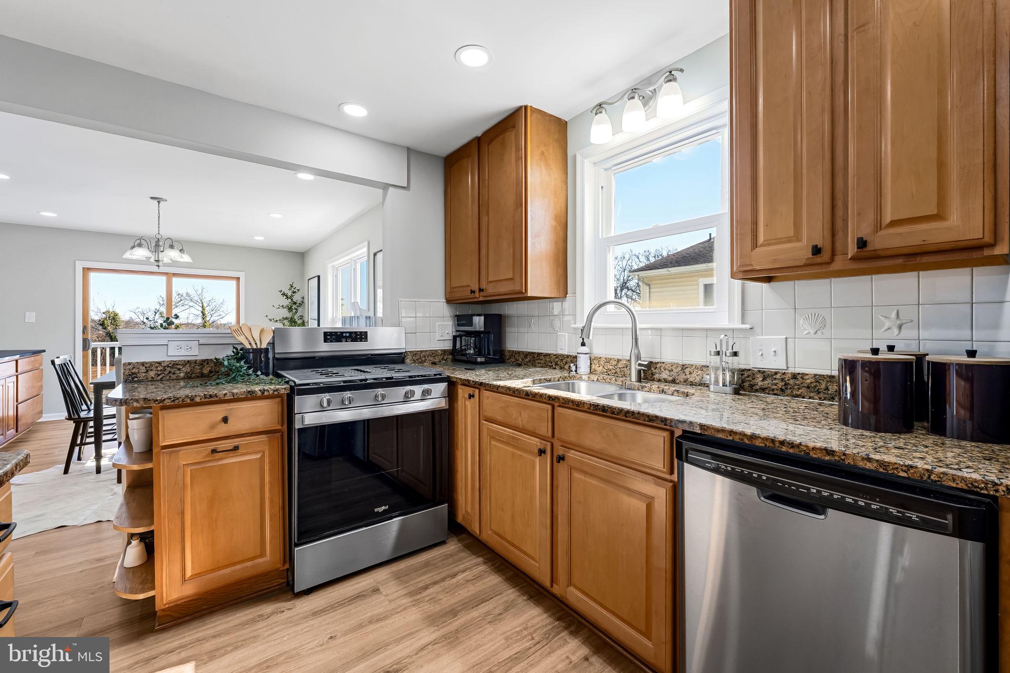 102 Charles Road Linthicum Heights, MD 21090 - Photo 8 of 36