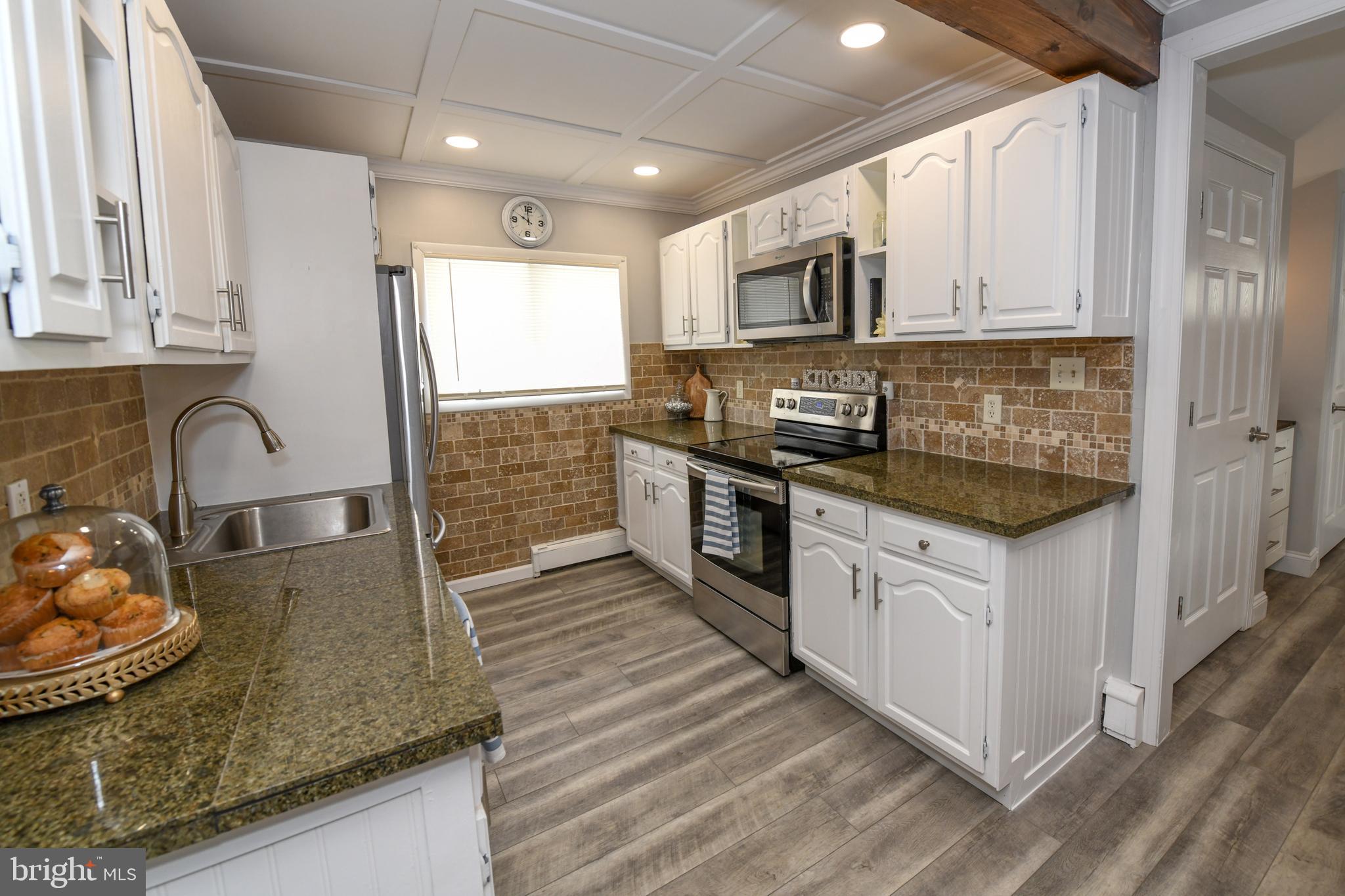 42 Inbrook Road Levittown, PA 19057 - Photo 16 of 47 Kitchen