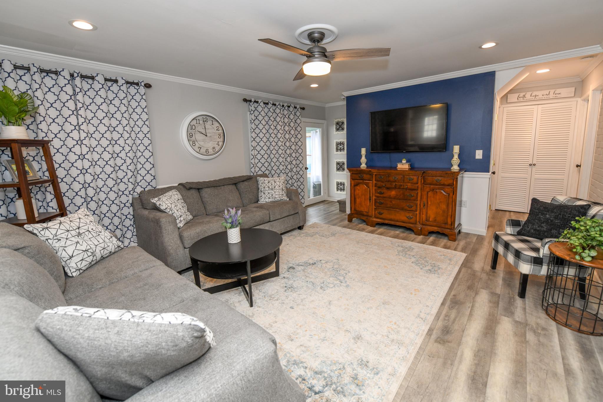 42 Inbrook Road Levittown, PA 19057 - Photo 4 of 47 Living Rm