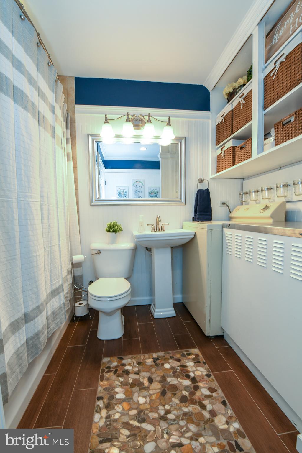 42 Inbrook Road Levittown, PA 19057 - Photo 32 of 47 1st Flr Full Bath
