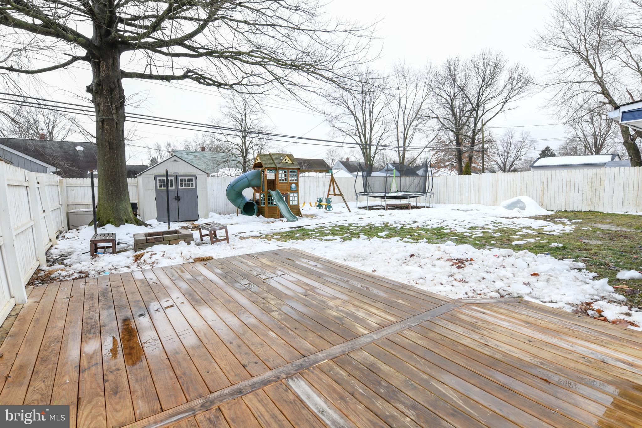 42 Inbrook Road Levittown, PA 19057 - Photo 46 of 47 Exterior back