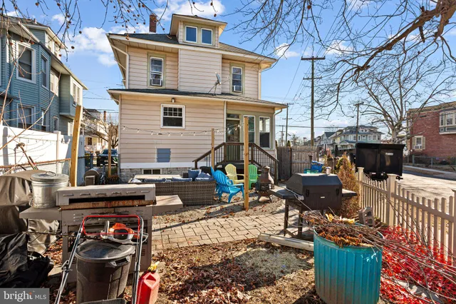a view of city with patio