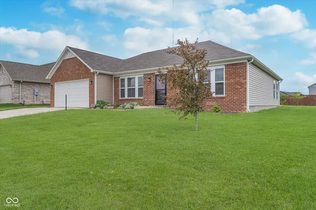 $285,000 | 107 Elliott Avenue, Trafalgar, IN 46181