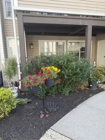$299,000 | 511 Clubhouse Court, Unit 7, Union, NJ 07083