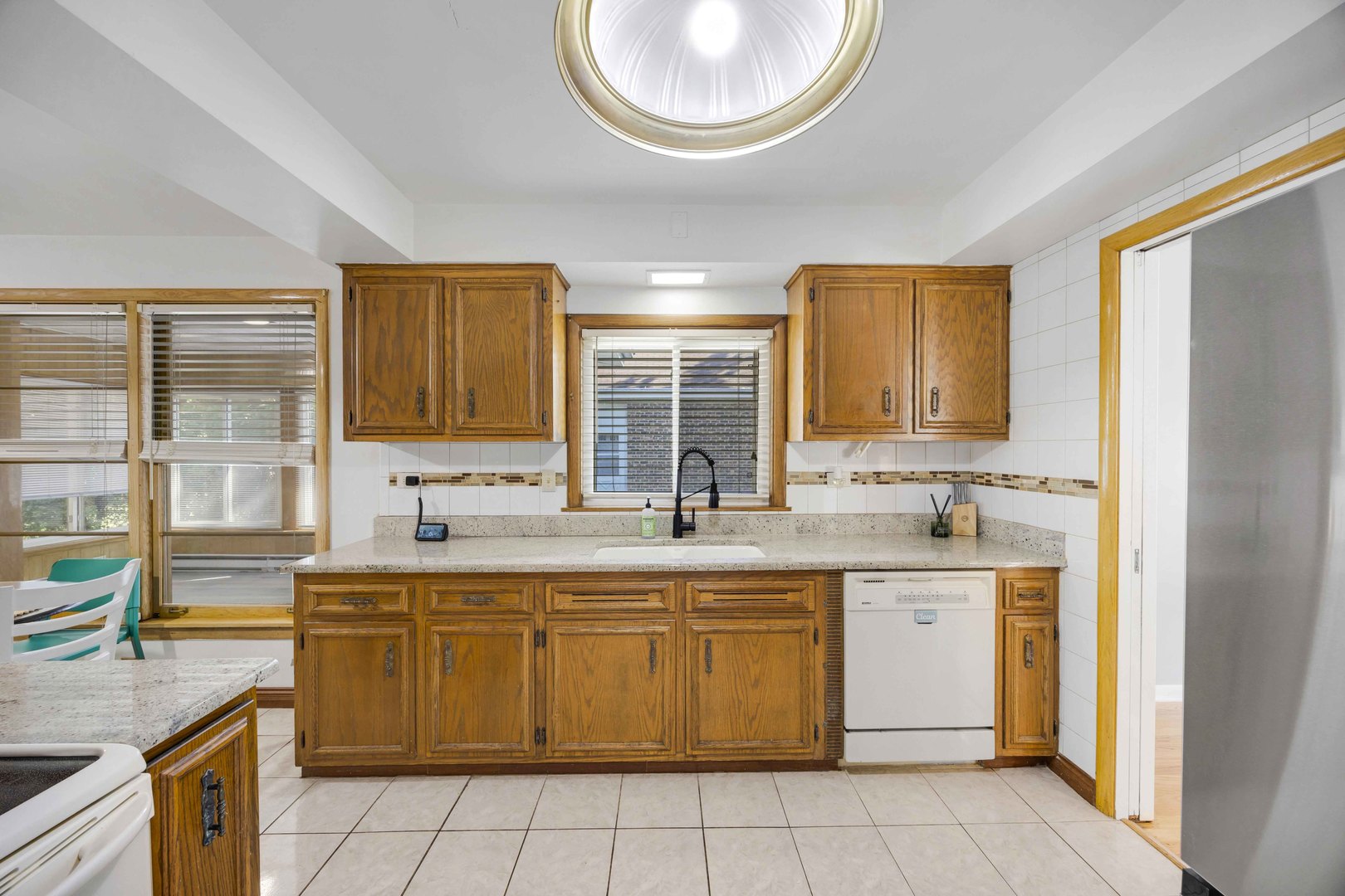 2307 Flossmoor Road Flossmoor, IL 60422 - Photo 8 of 19