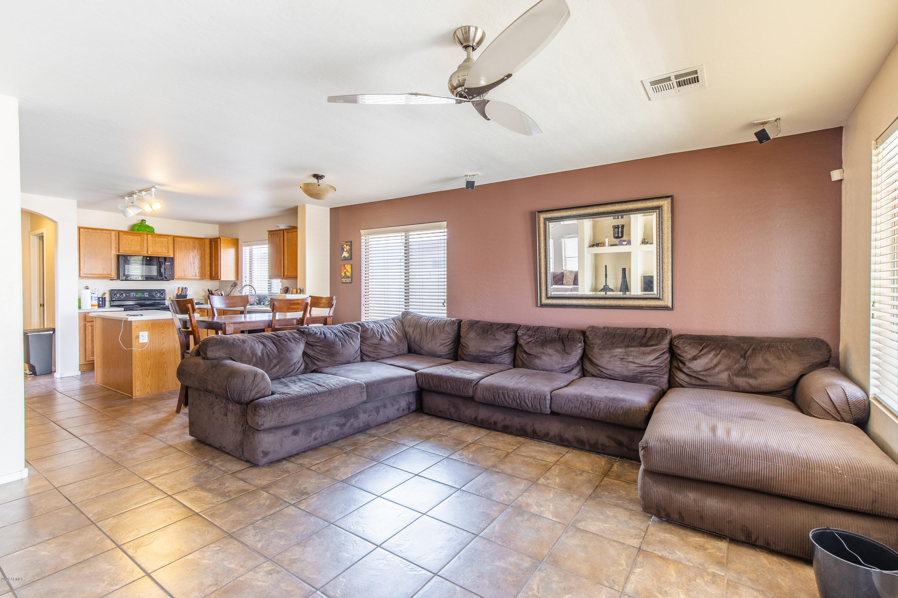 1116 West Darrel Road Phoenix, AZ 85041 - Photo 8 of 31 EOSR2876-HDR