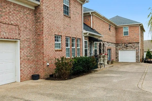 $1,175,000 | 997 Grassland Chase Drive, Gallatin, TN 37066