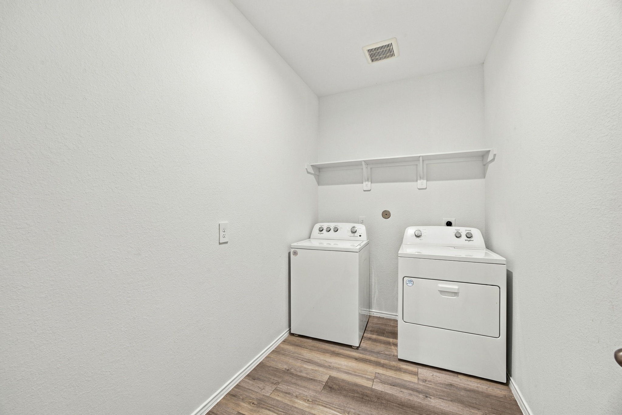 12219 Ridge River Lane Houston, TX 77067 - Photo 24 of 29 Utility Room