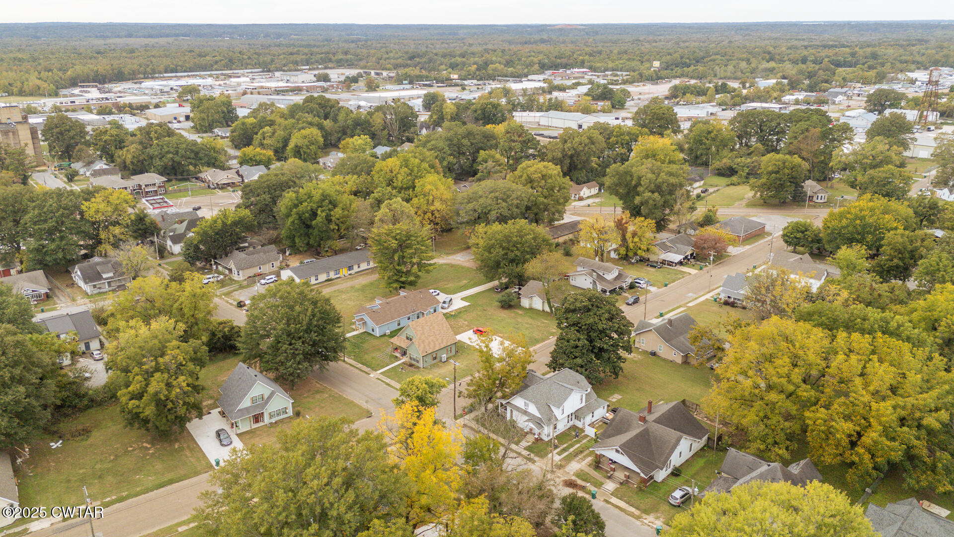 201 North Fairgrounds Street Jackson, TN 38301 - Photo 4 of 27 view of city and mountain