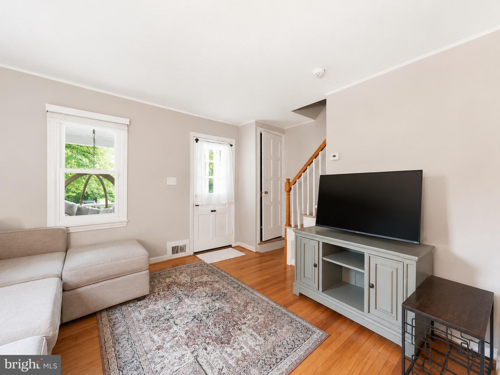5935 Williamsburg Road Alexandria, VA 22303 - Photo 3 of 15
